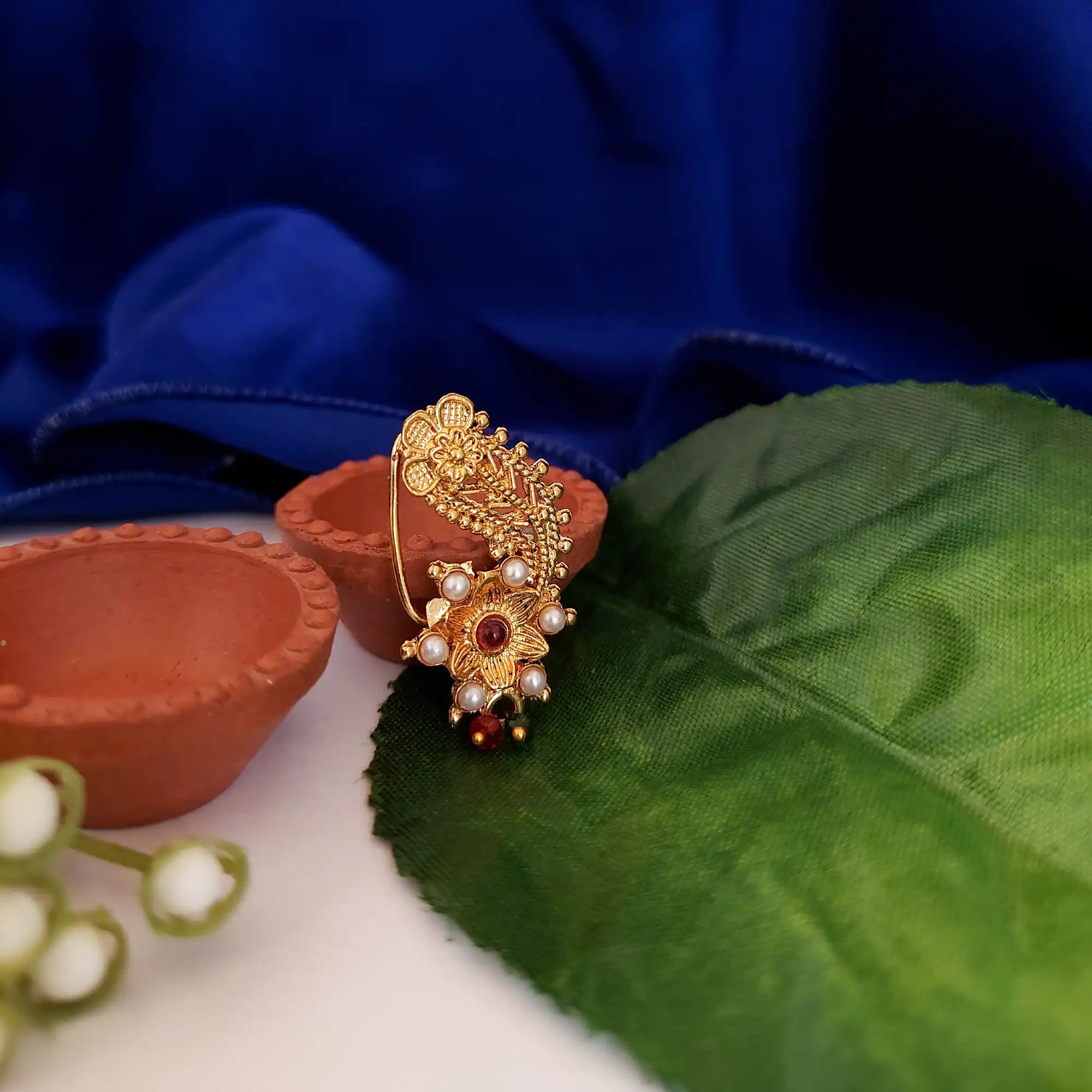 03_4514f07c-4d69-4f29-93e8-e83a275aa81e Marathi Women Nath Nose Ring