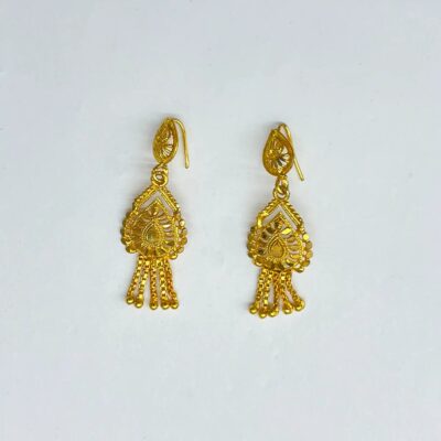 Gold Earrings With Leaf Design