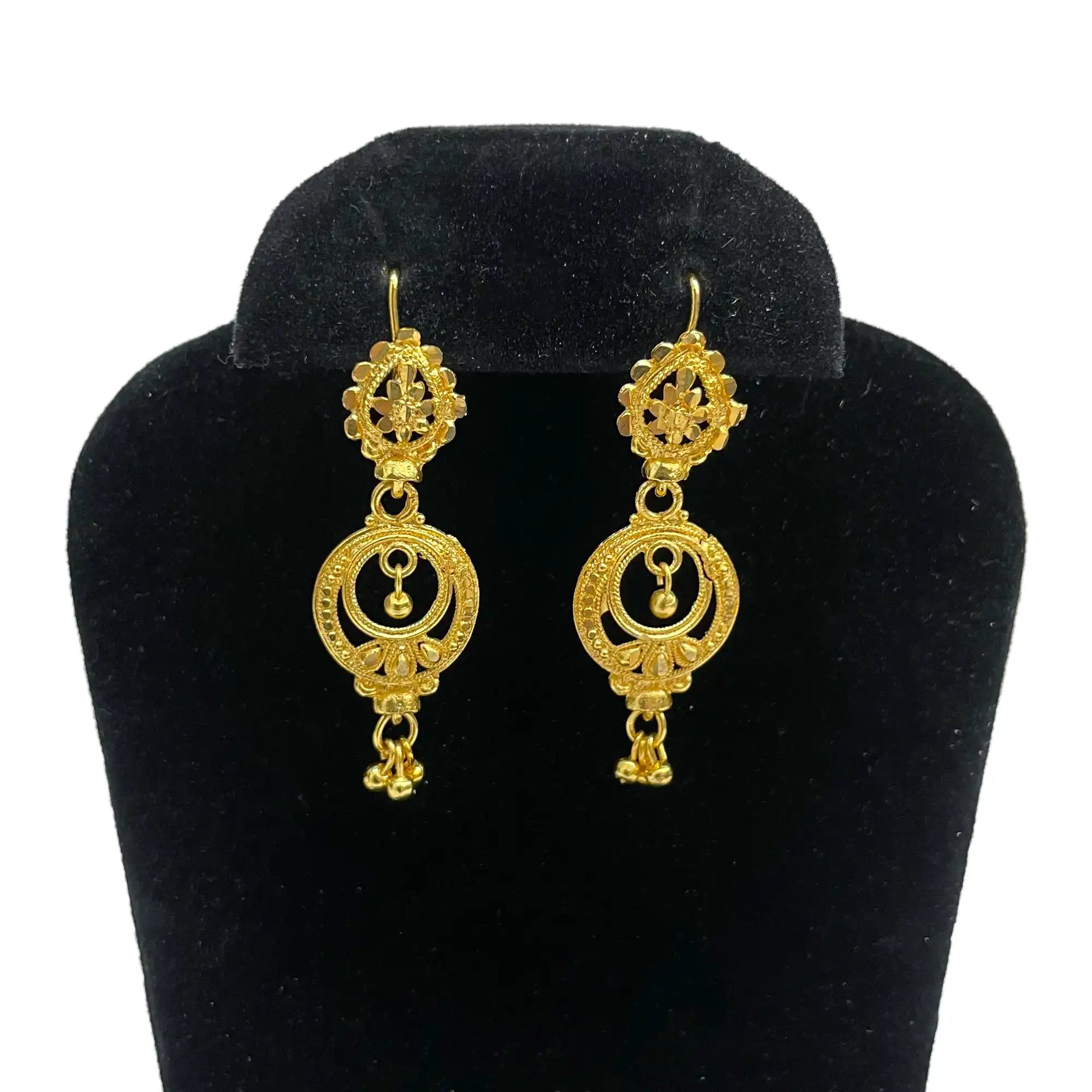 2_6 drop earrings, classic earrings, dubai jewelry, bridesmaid gifts