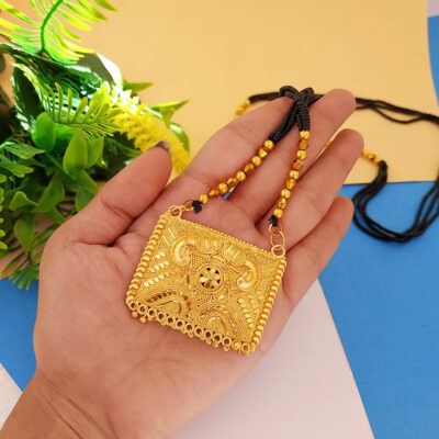 FINAL_08_2b088bb2-aaa6-4195-9f3a-eb989bbe5ca6 Square Pendant Black Beads Designer Mangalsutra