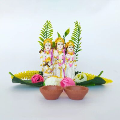 White & Gold-Toned Textured Ram Darbar