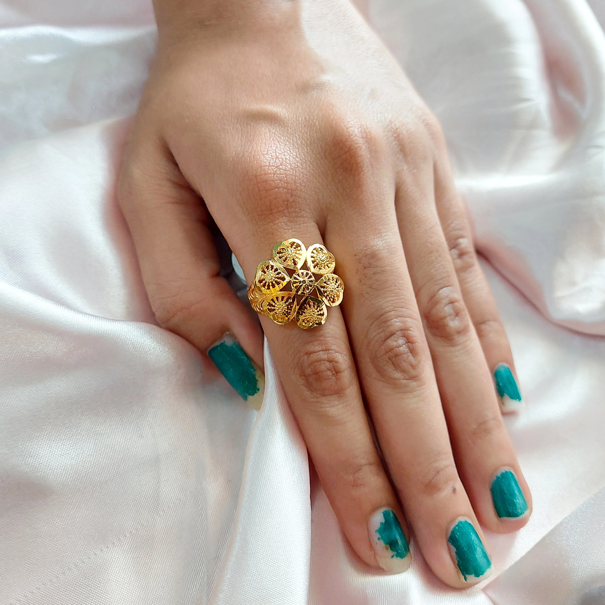 3 Gold-Plated Flower Ring For Women
